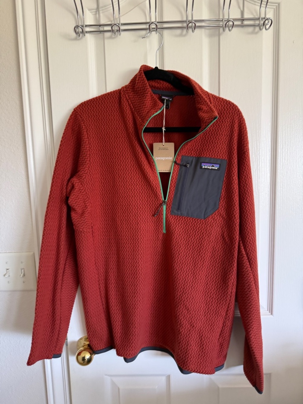 Patagonia Men’s R1 Air  Zip-Neck Pullover Sweater in Rust with Gray Chest Pocket